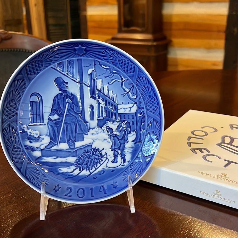 Royal Copenhagen Blue & White Annual Christmas Plate - 2014 - with box